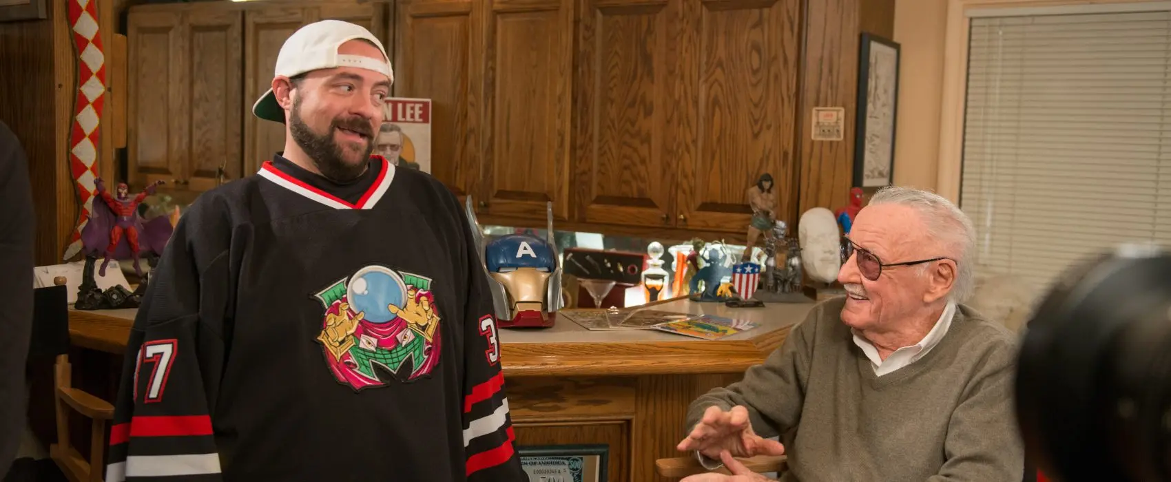 Stan Lee and Kevin Smith, panoramic interview frame